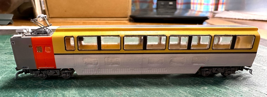 1/150 Nゲージ 近畿の団体専用列車 更新前タイプ 床板付ベースキット版