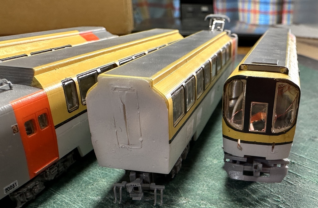 1/150 Nゲージ 近畿の団体専用列車 更新前タイプ 床板付ベースキット版