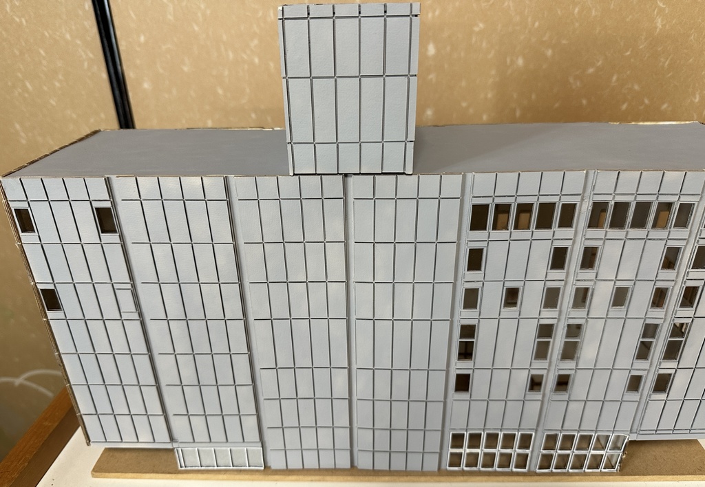 Nゲージサイズ 近畿地方の大型駅ビルキット(透明プラ板、柱用パーツ備品、専用ケース含む)