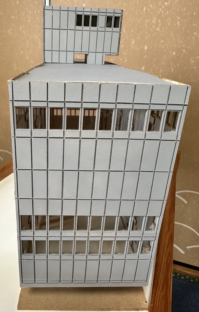 Nゲージサイズ 近畿地方の大型駅ビルキット(透明プラ板、柱用パーツ備品、専用ケース含む)