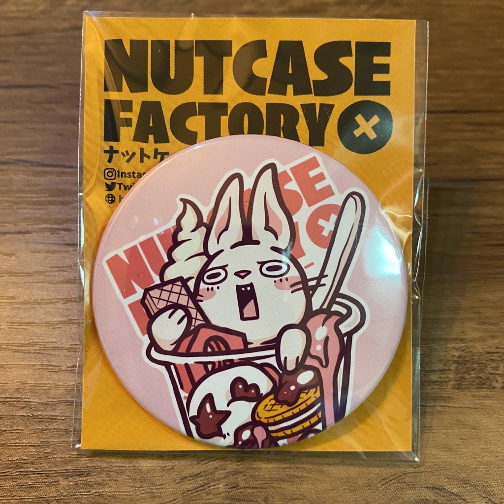 パフェのアナ(55mm缶バッジ)