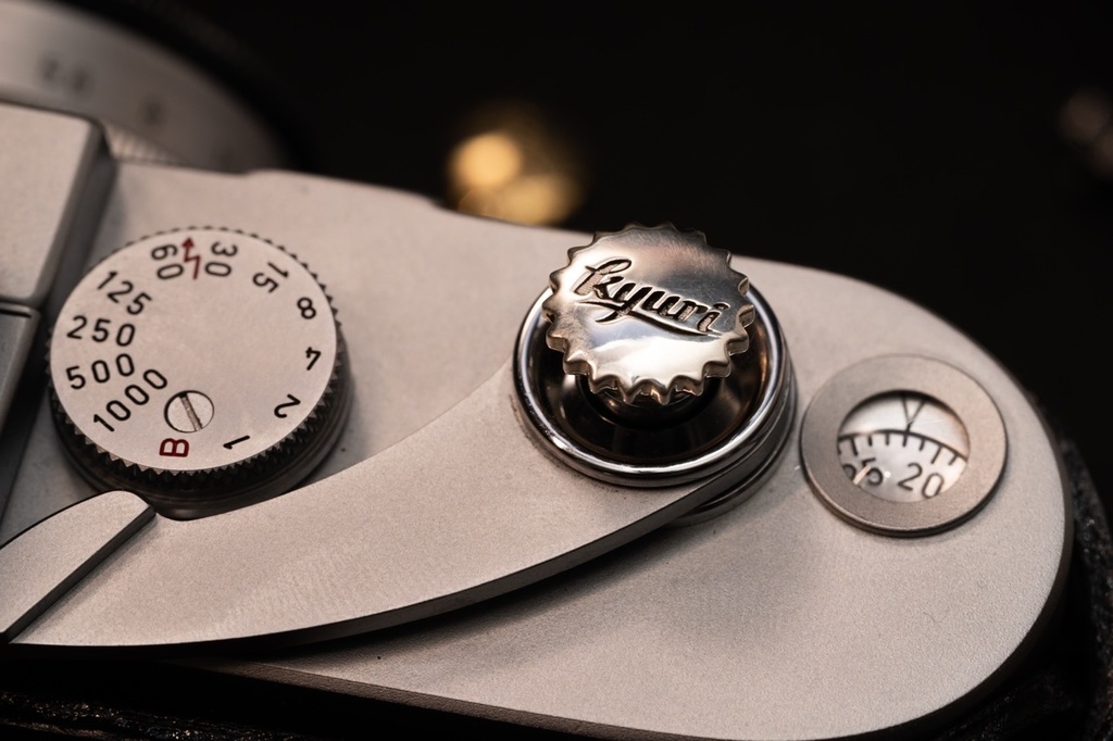 「Kyuri」オリジナル シャッターレリーズボタン（真鍮／純銀）