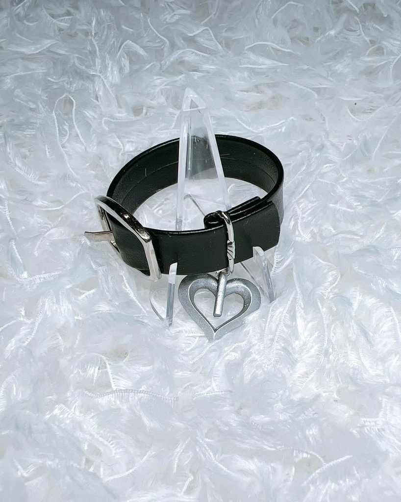 ハート型の首輪