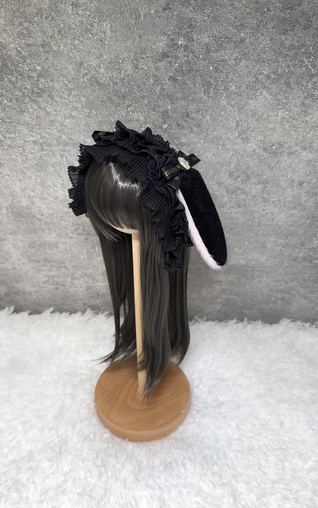 ブラックのメイドうさぎちゃん🐰