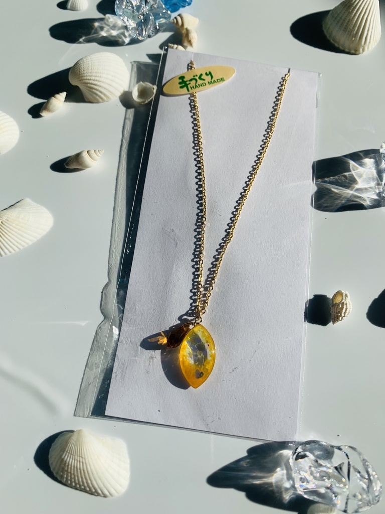 ゲソネックレス(イエロー、金属色ゴールド)