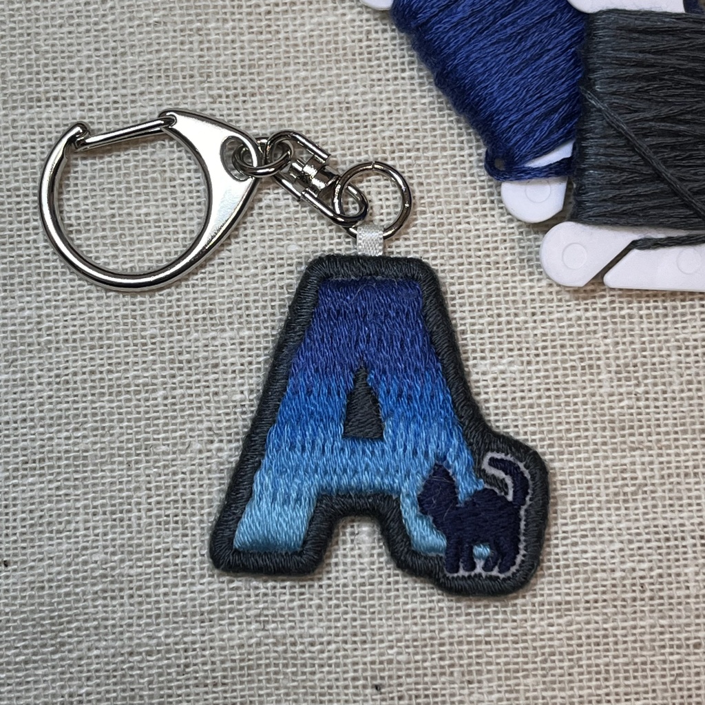 【非公式】ライバーモチーフ刺繍チャームブローチ