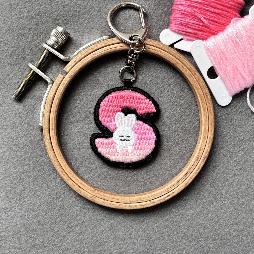 【非公式】ライバーモチーフ刺繍キーホルダー(ver.七次元生徒会)