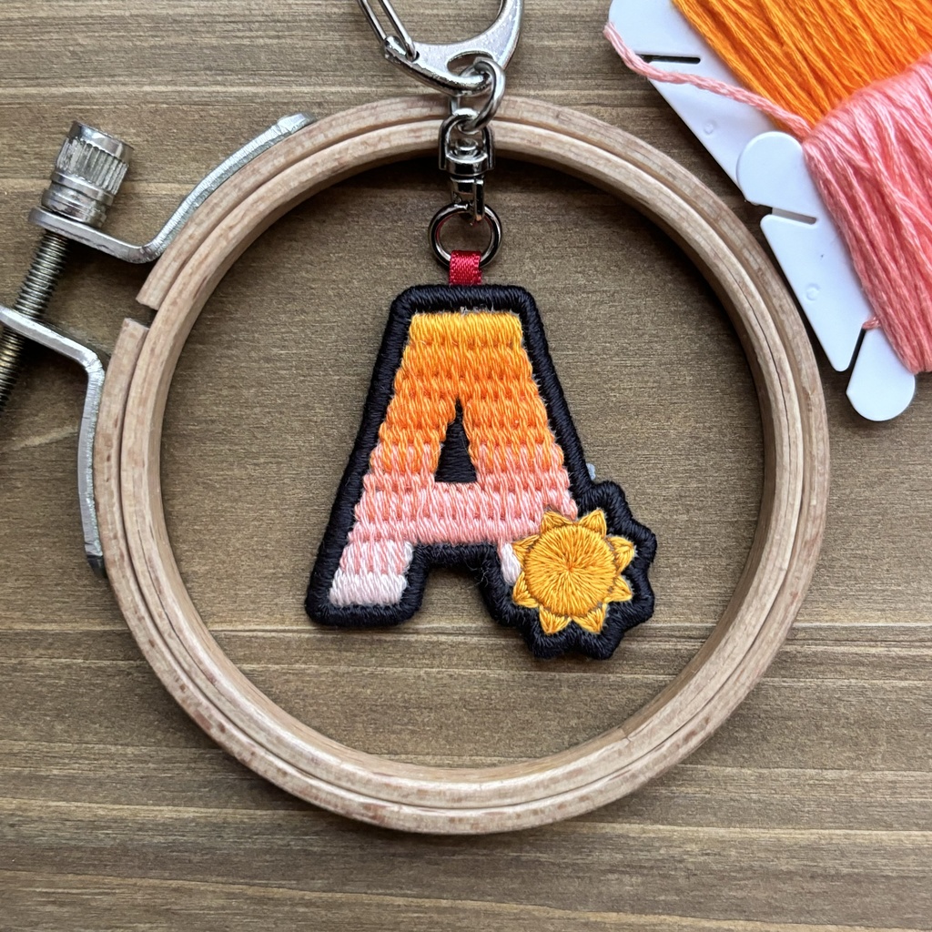 【非公式】ライバーモチーフ刺繍キーホルダー(ver.リクエスト)