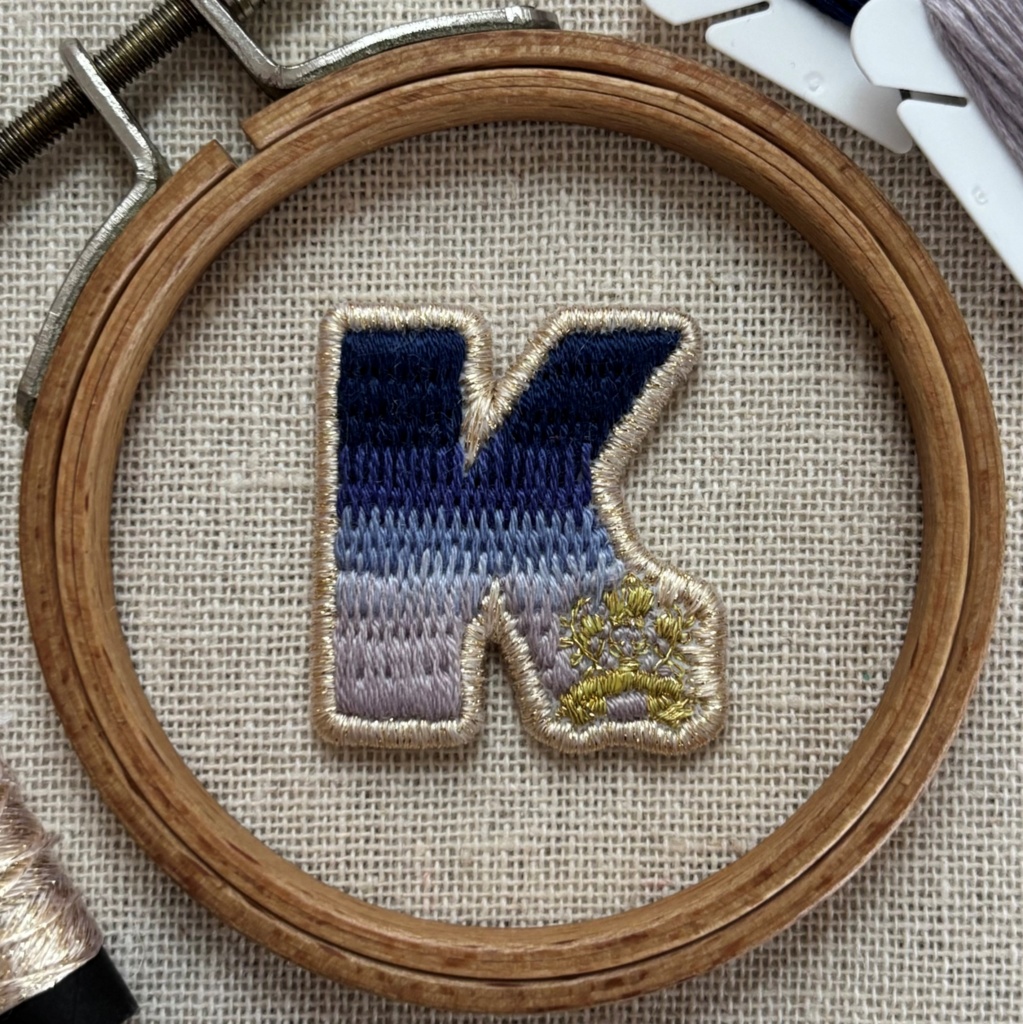 【非公式】ライバーモチーフ刺繍キーホルダー(ver.共通衣装)