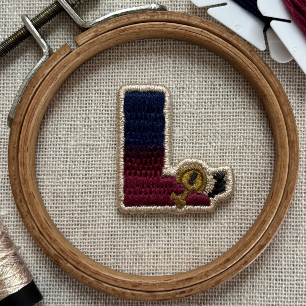 【非公式】ライバーモチーフ刺繍キーホルダー(ver.共通衣装)