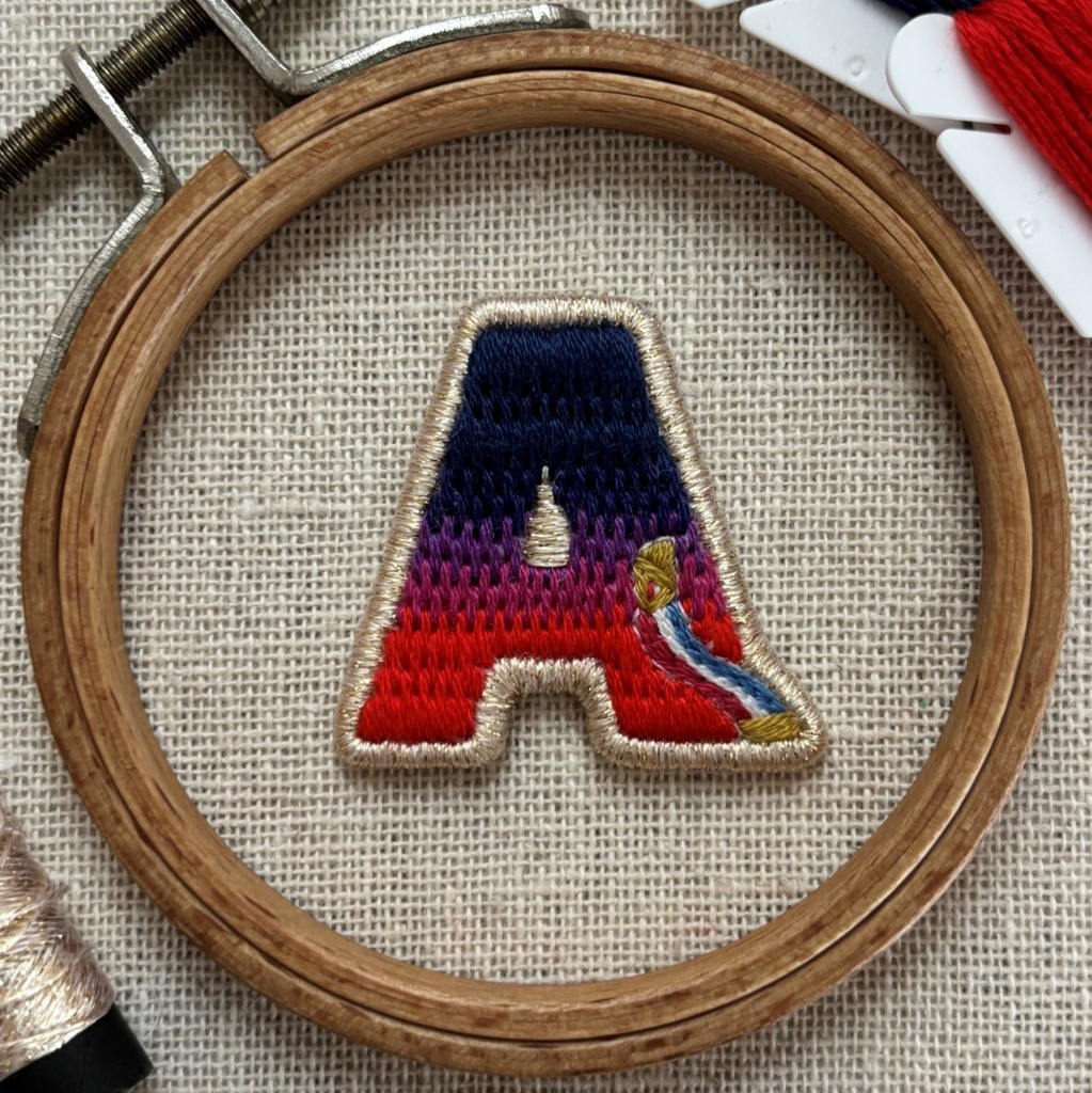 【非公式】ライバーモチーフ刺繍キーホルダー(ver.共通衣装)