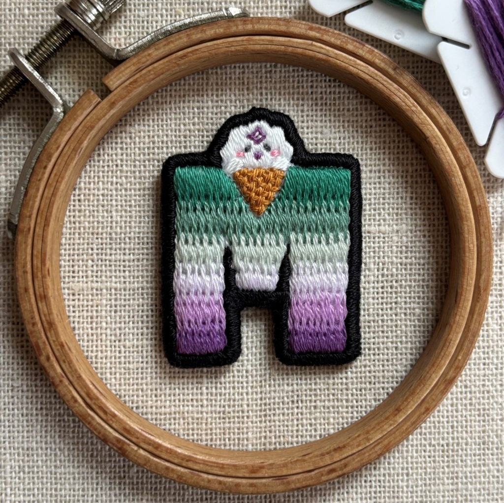 【非公式】ライバーモチーフ刺繍キーホルダー(ver.MECHATU-A)