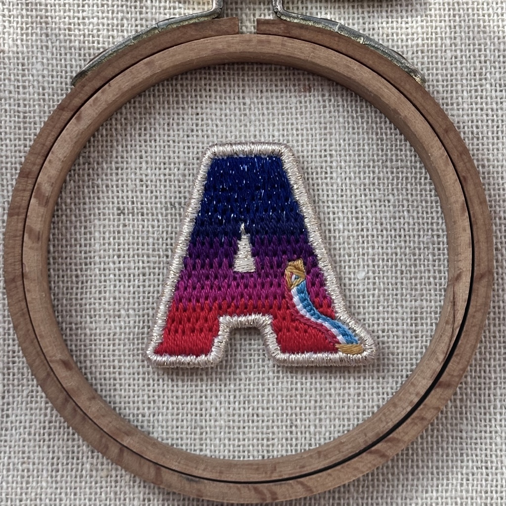 ライバーモチーフ刺繍キーホルダー・ブローチ(#にじそ11)