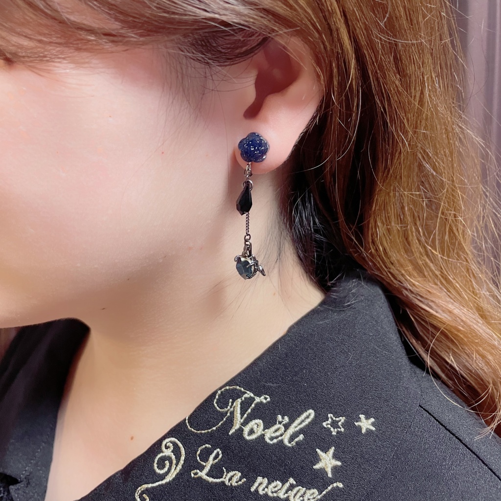 【推し色シリーズ】小悪魔ハートと薔薇のハロウィンイヤリング・ピアス