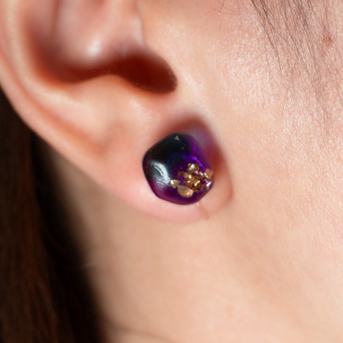グリーン×パープル ワンポイント ノンホールピアス