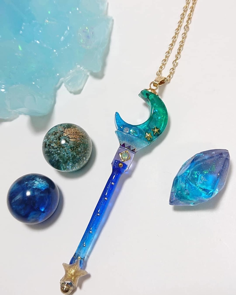 お月さまの変身ステッキ風ネックレス 三日月 杖 スタッフ ロッド