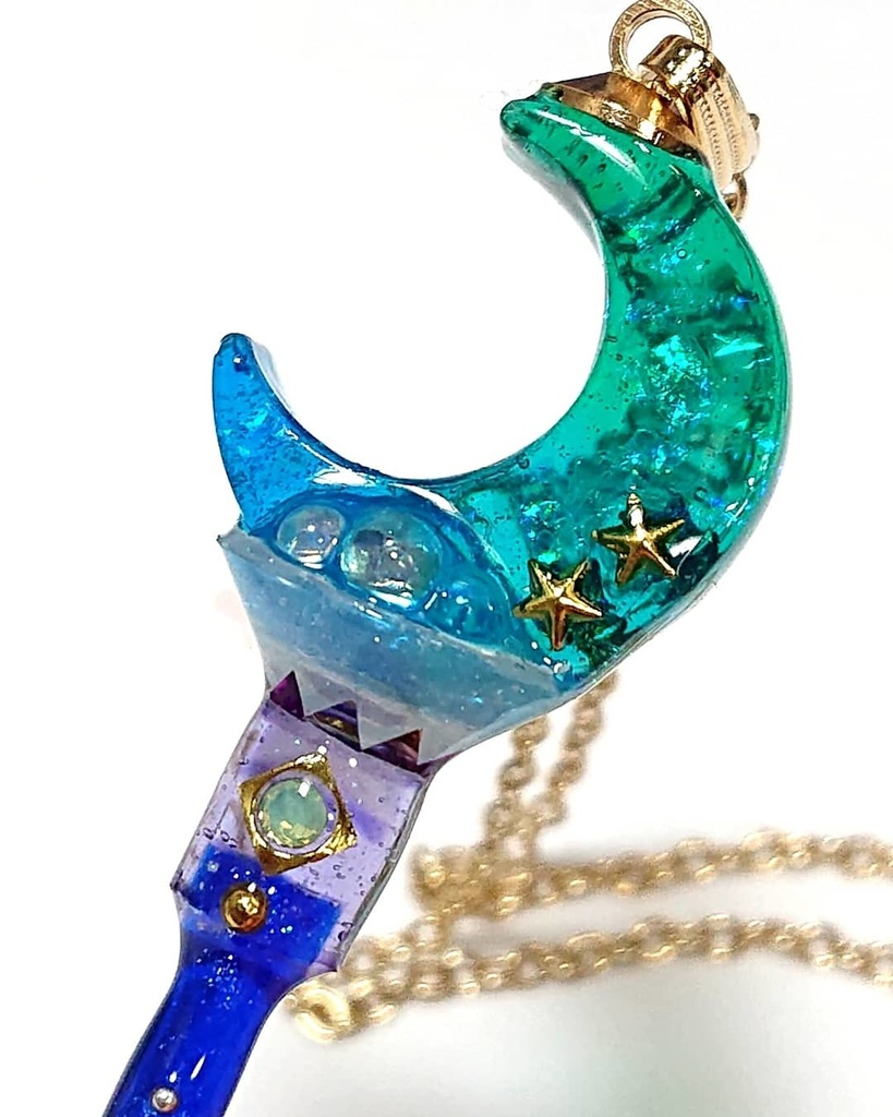 お月さまの変身ステッキ風ネックレス 三日月 杖 スタッフ ロッド