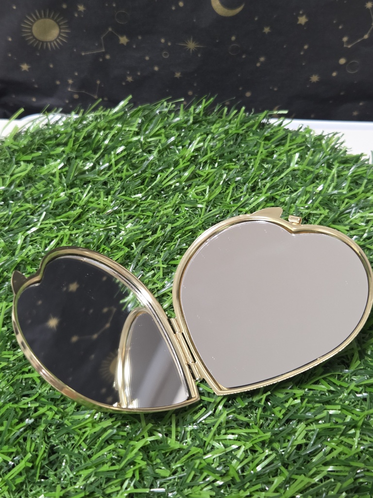 魔法少女の変身コンパクトミラー