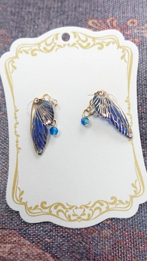 小さい蝶の耳飾り(イヤリング・ピアス)