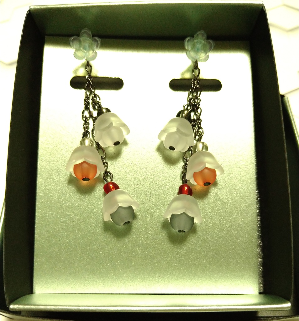 ノンホールピアス 鈴蘭