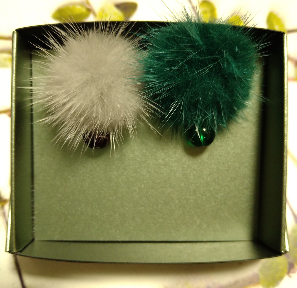 弔出 ファーノンホールピアス3