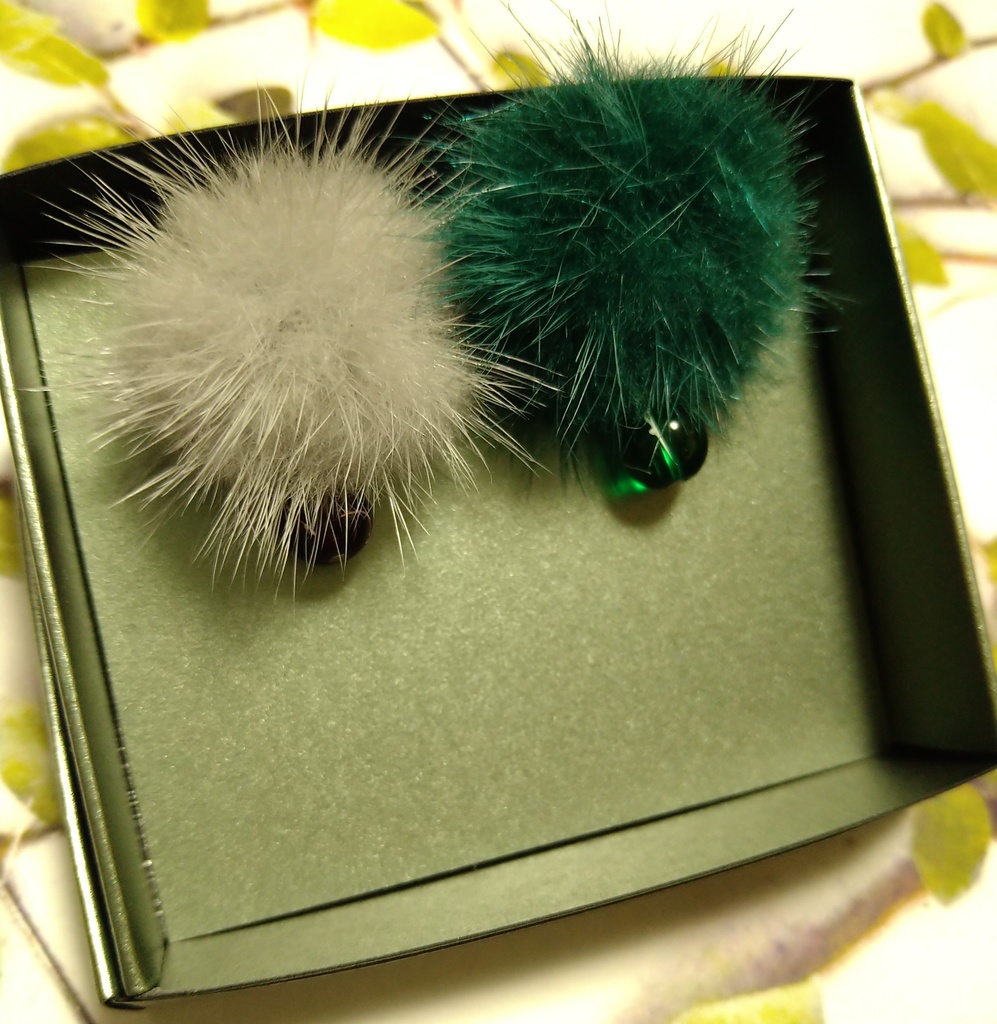 弔出 ファーノンホールピアス3