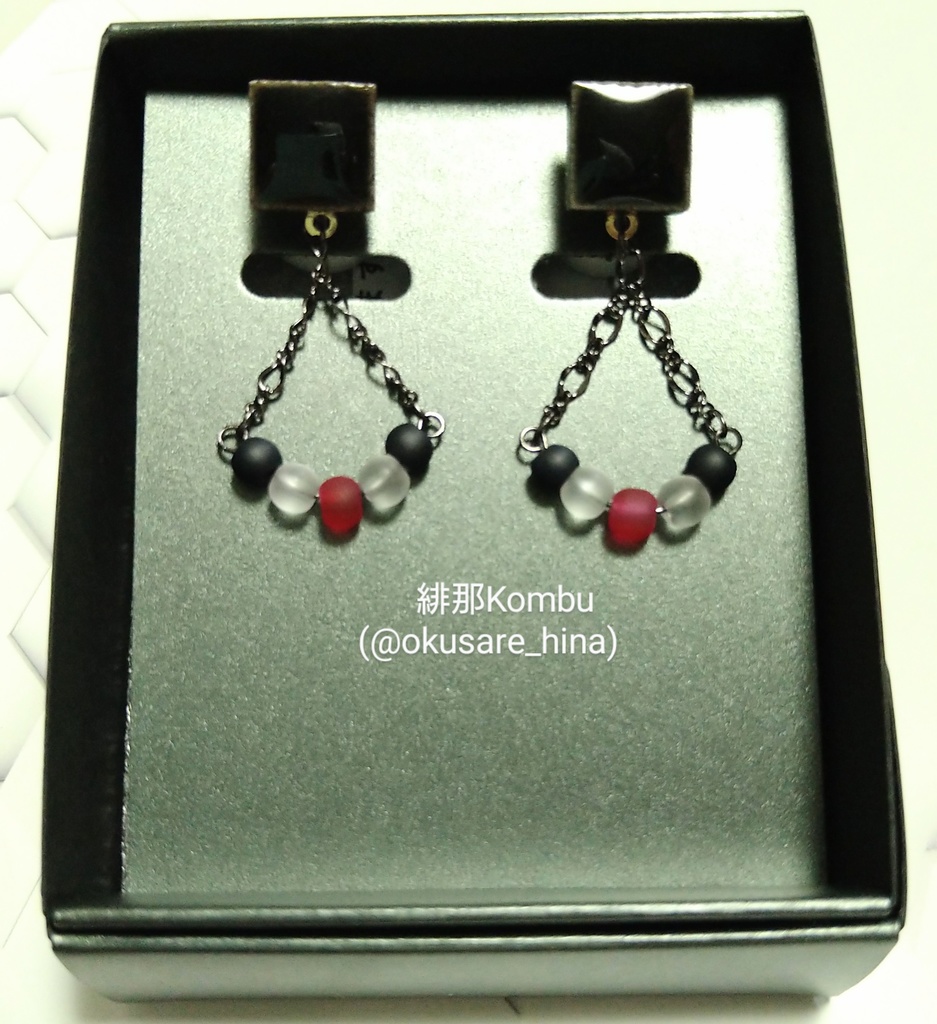 ノンホールピアス_タイル