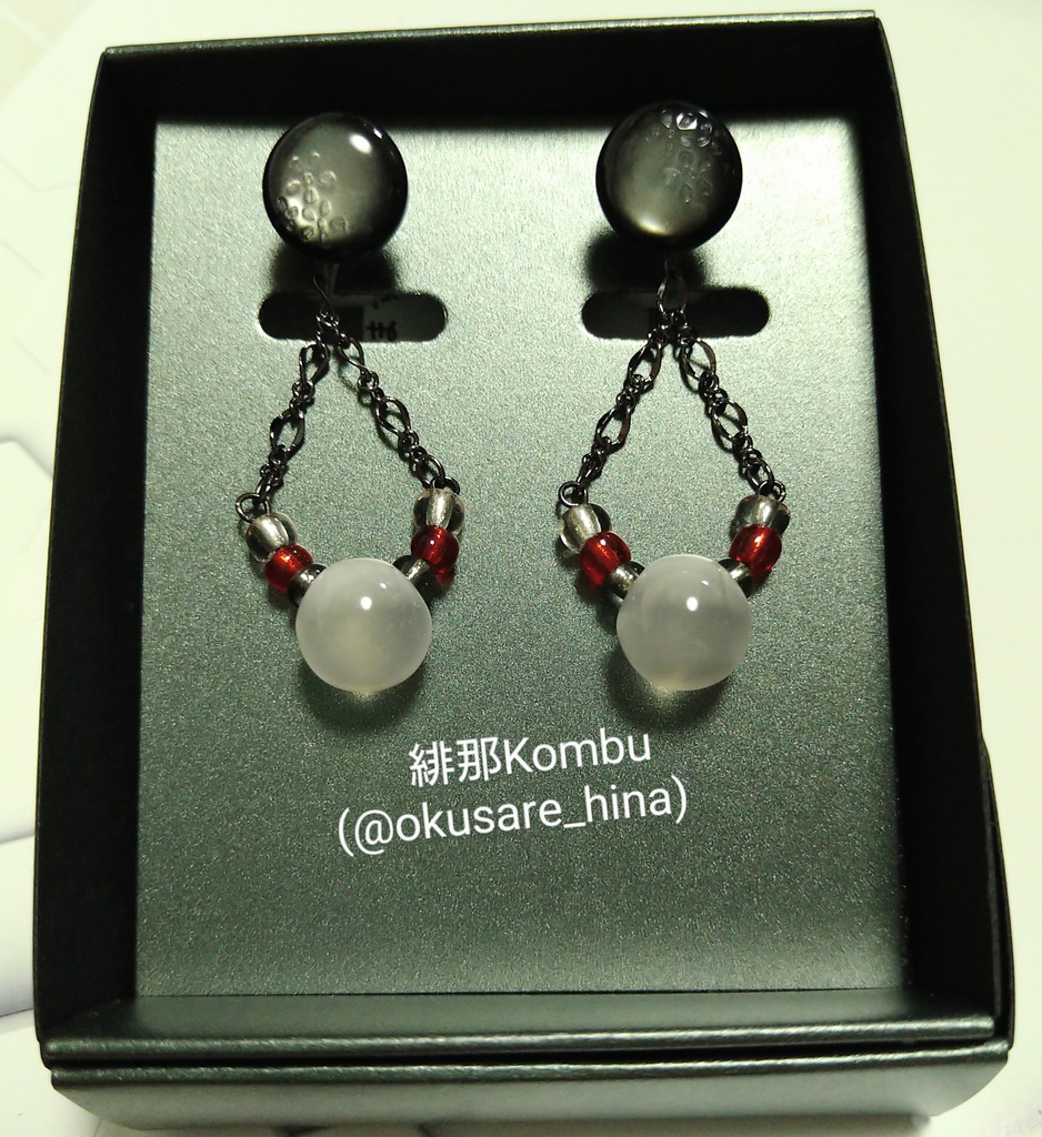 ノンホールピアス_小花ボタン