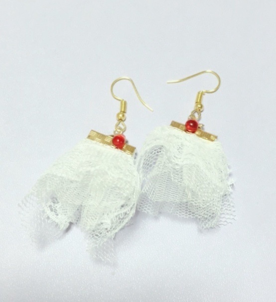繭期イメージピアス