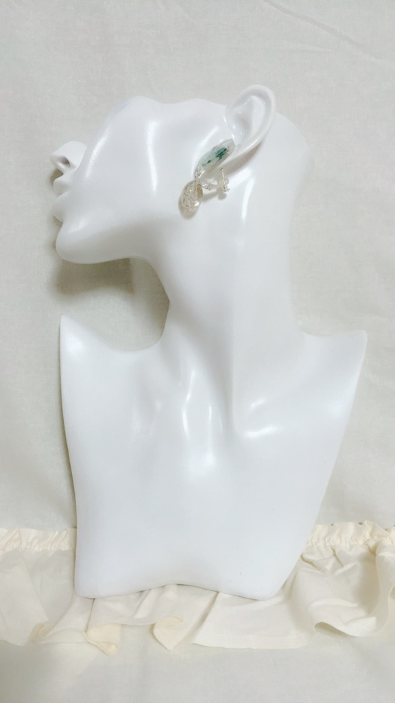 クリアフラワーイヤリング