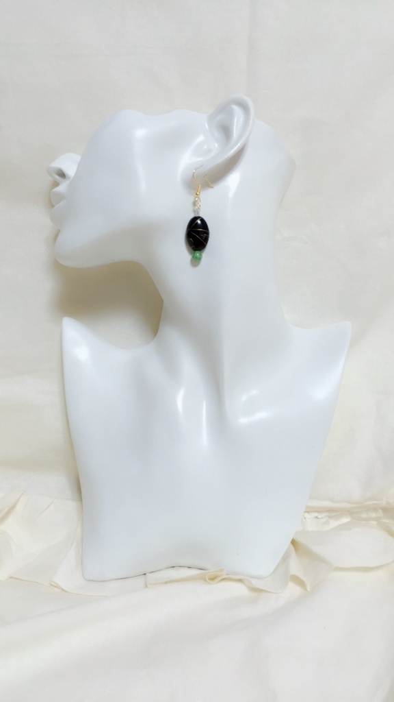 アシンメトリージャポネピアス