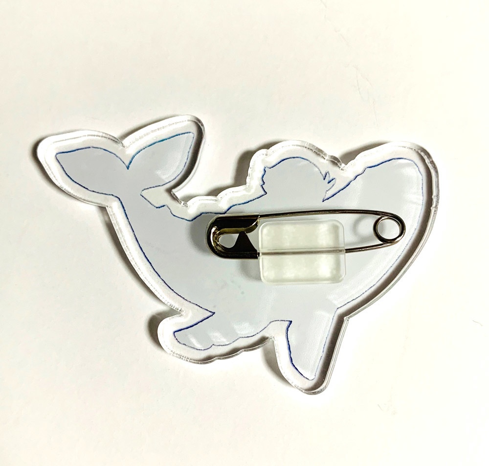 おやすみくじらブローチ