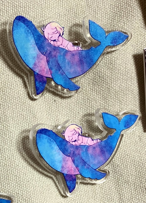 おやすみくじらブローチ