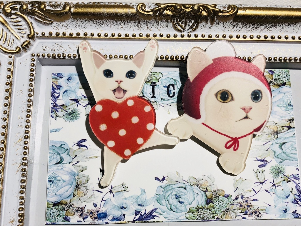 猫ちゃんピンバッジ