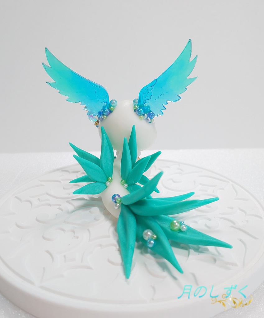 ⑦ 羽耳ドラゴン(白×パールエメラルド)