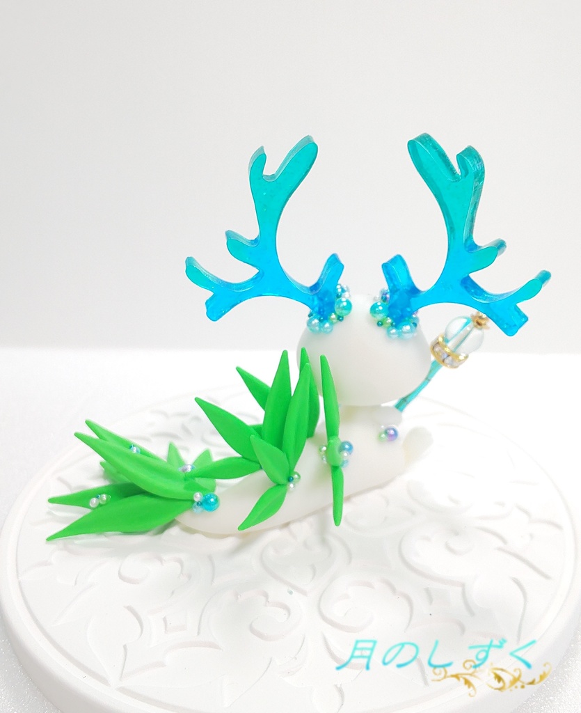 ㉓ 角ドラゴン(白×イエローグリーン)