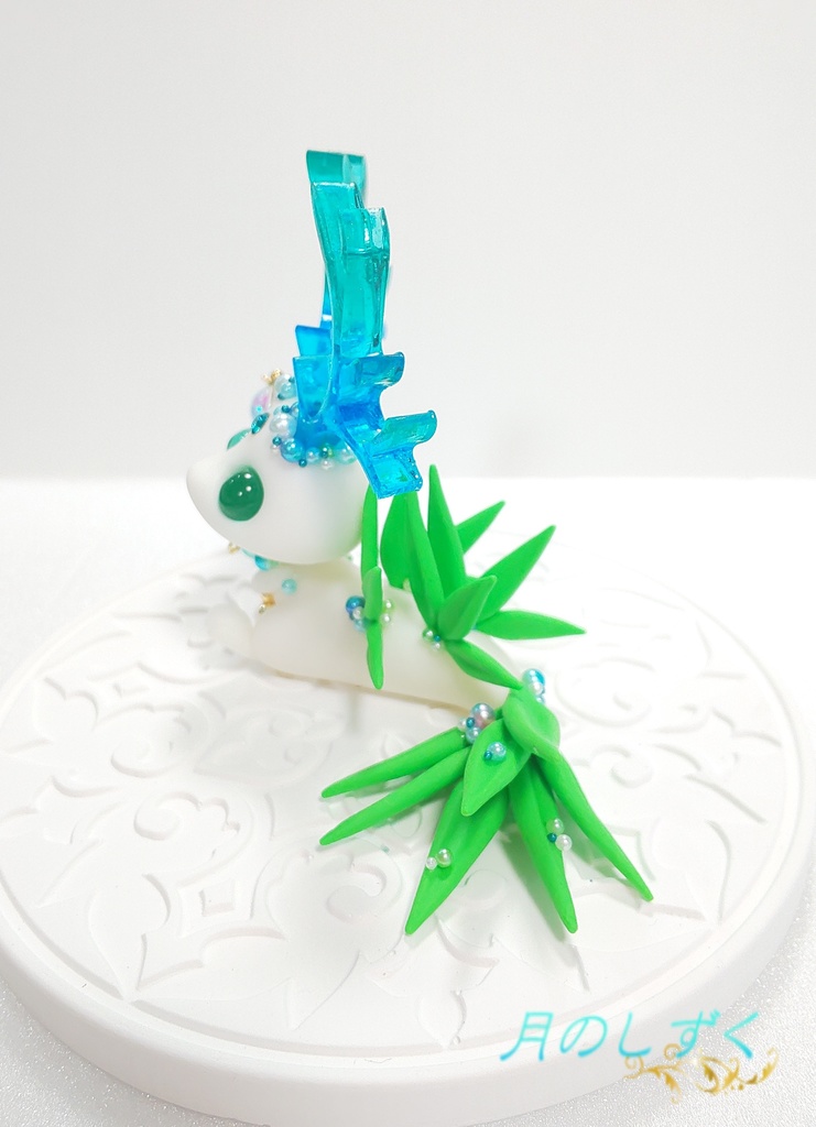 ㉓ 角ドラゴン(白×イエローグリーン)