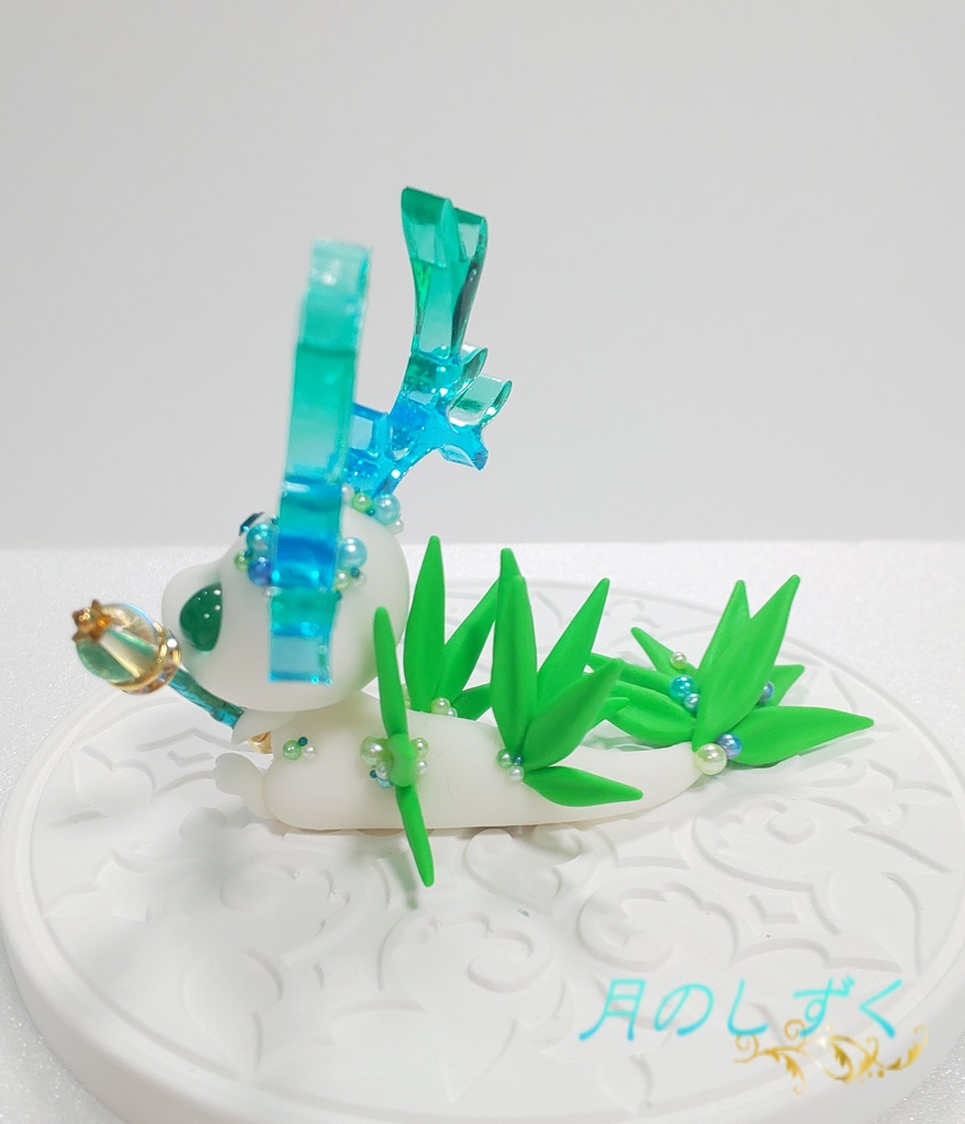 ㉔ 角ドラゴン(白×イエローグリーン)