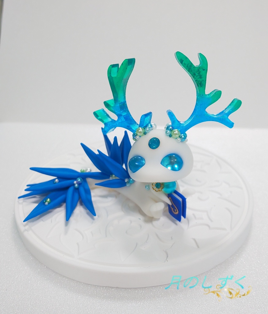 ㉛ 角ドラゴン(白×マリンブルー)魔導書タイプ