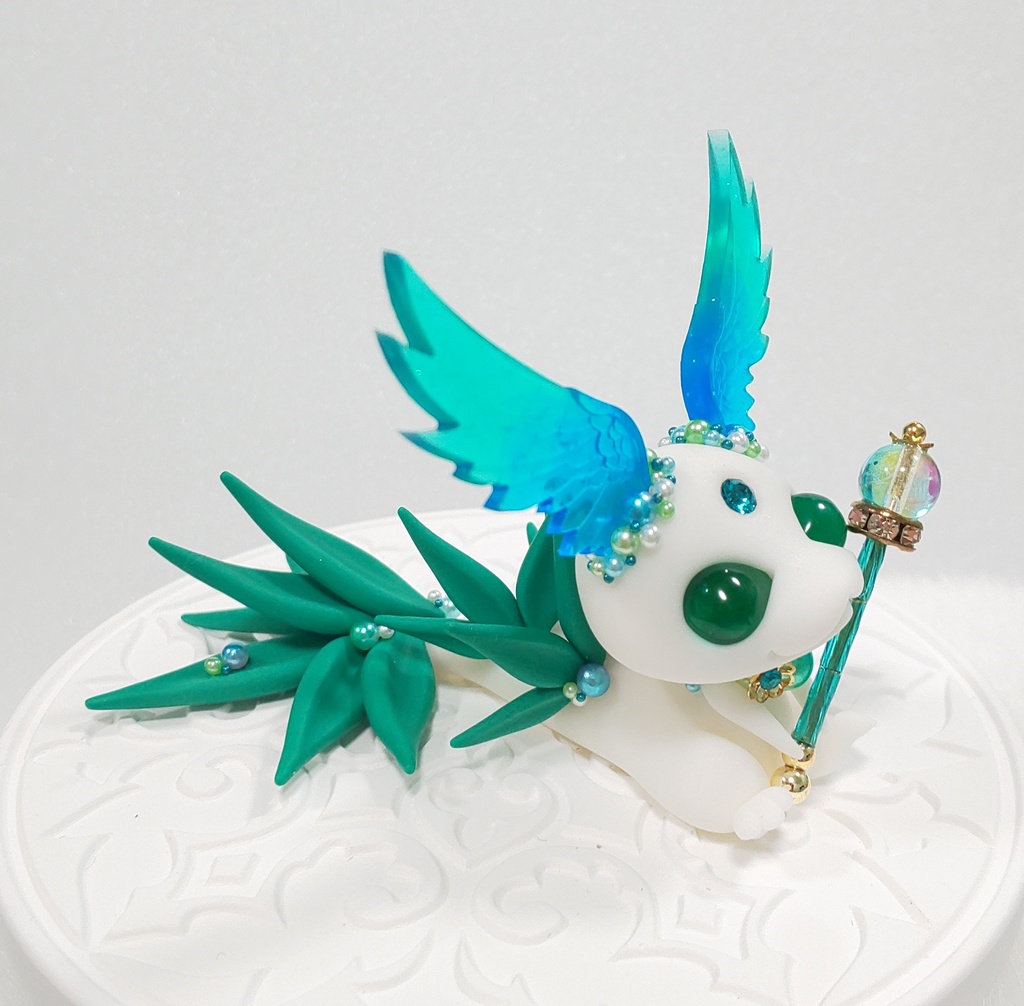 ㊻羽耳ドラゴン(ホワイト×エメラルド)
