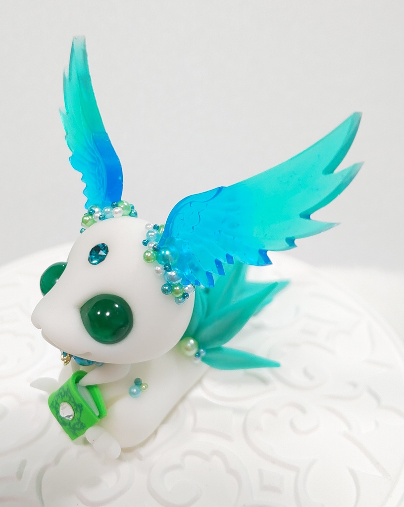 【52】羽耳ドラゴン(ホワイト×パールエメラルド)(魔導書タイプ)