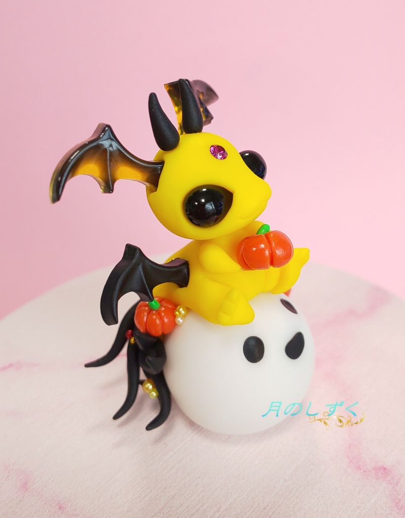 【67】ハロウィン限定!! マシュマロお化けの上に座るちびドラゴン(イエロー)