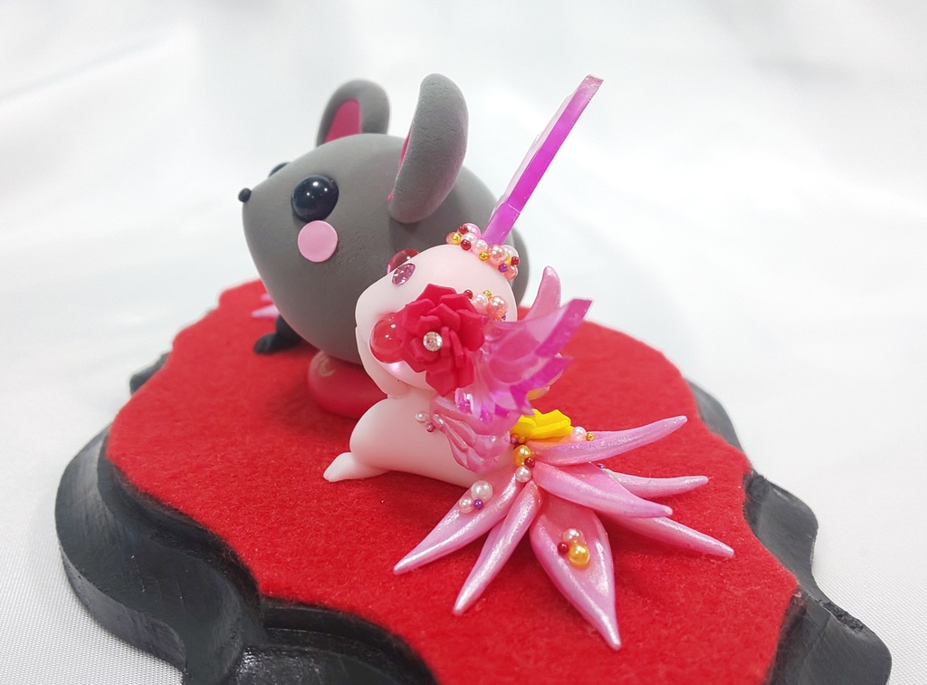 【95】お正月限定!! 干支ねずみとおチビドラゴン二人のお正月飾り(パールピンク)台座付き