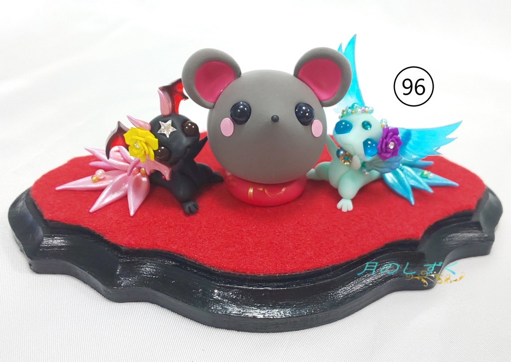 【96】お正月限定！！　干支ねずみとおチビドラゴン二人のお正月飾り（パールブルー）台座付き