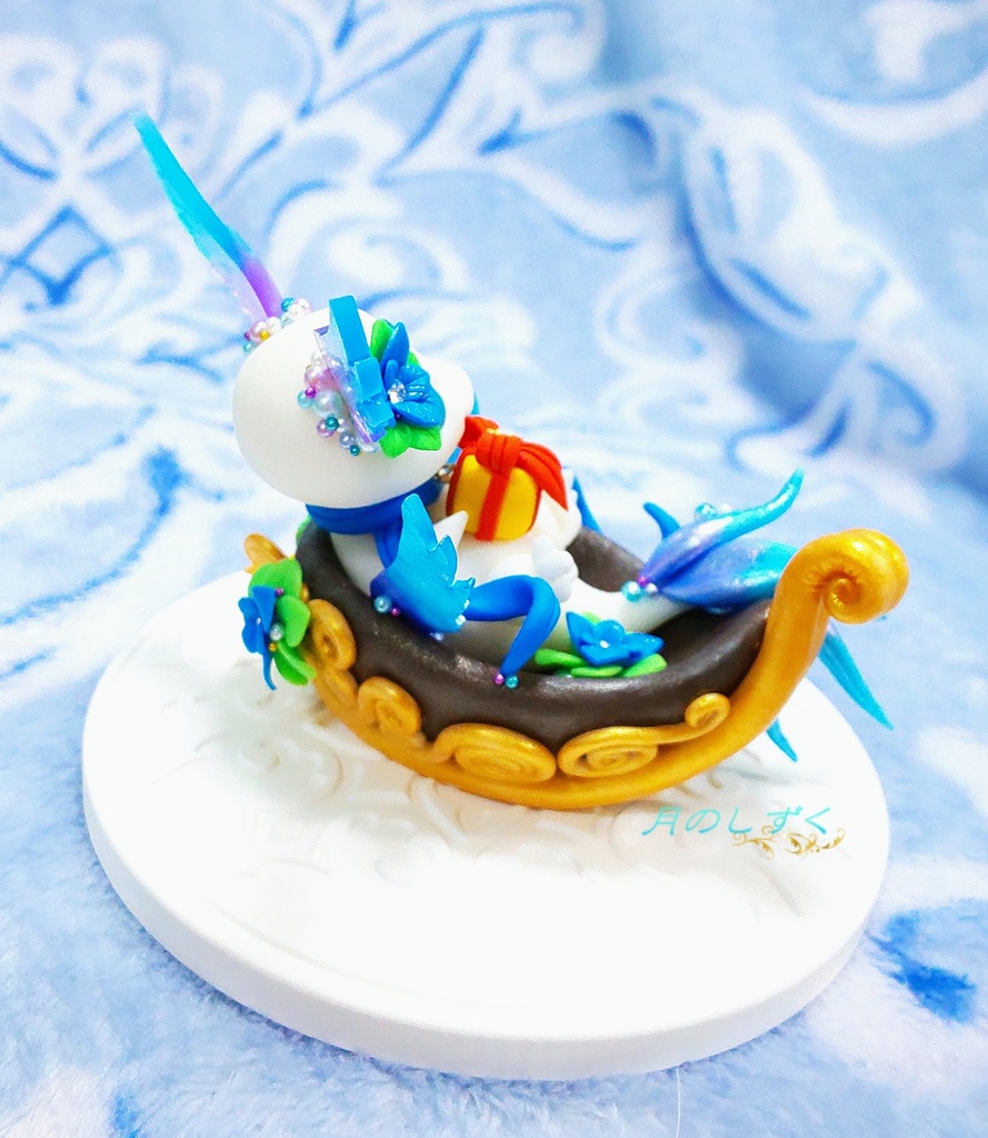 【108】クリスマス限定!! ソリでプレゼントを運ぶ羽耳ドラゴン(パールブルー)