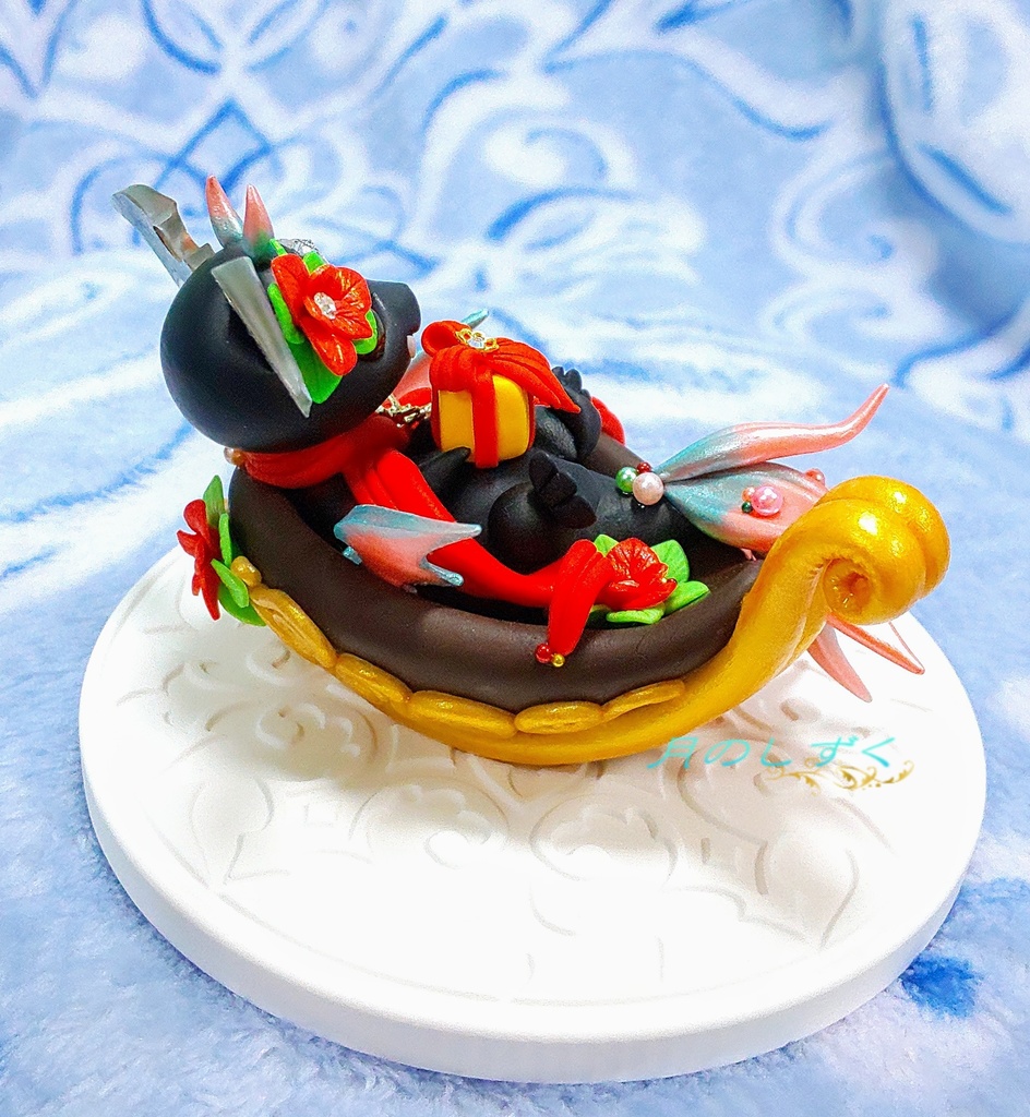 【111】クリスマス限定!! ソリでプレゼントを運ぶ悪魔ドラゴン(パールレッド)