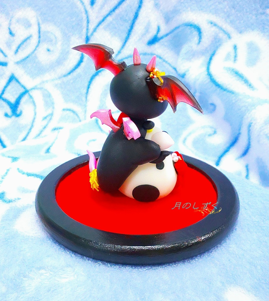 【114】お正月限定!! 干支丑に乗る悪魔ドラゴン(パールレッド)台座付き