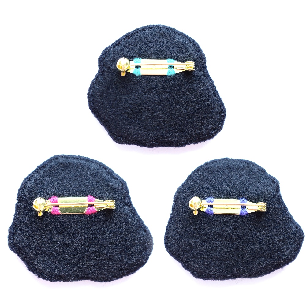 【ハロウィン2025】火の玉と骸骨たち【刺繍ブローチ】