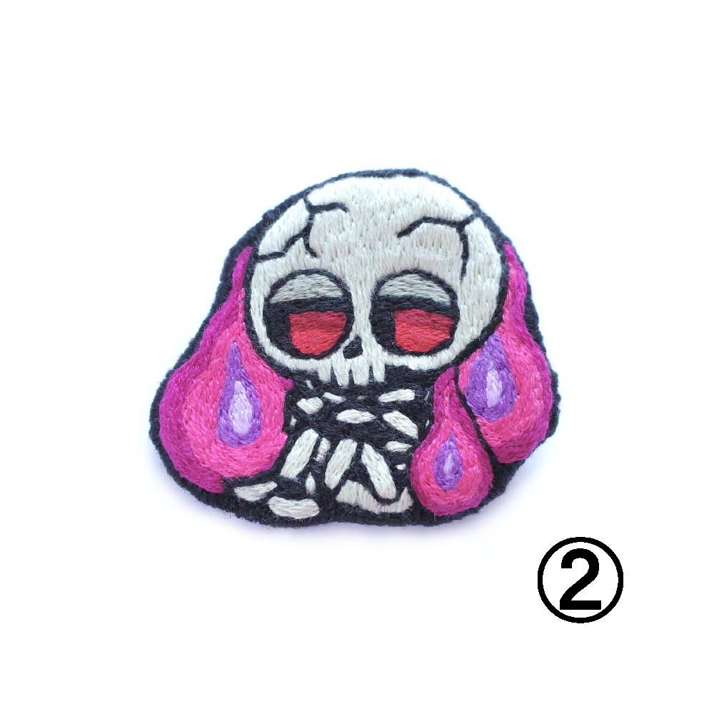 【ハロウィン2025】火の玉と骸骨たち【刺繍ブローチ】