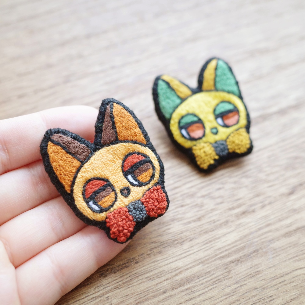 秋色の猫たち 2025【刺繍ブローチ】